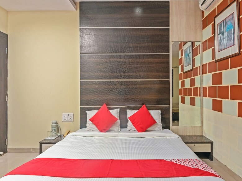 Hotel Oyo 24048 Shree Krishna Palace