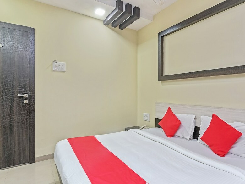 Hotel Oyo 24048 Shree Krishna Palace