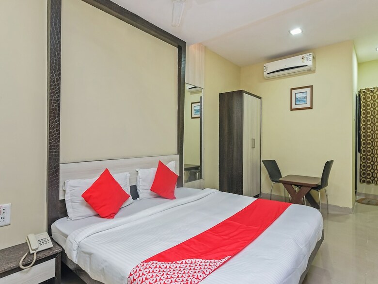 Hotel Oyo 24048 Shree Krishna Palace