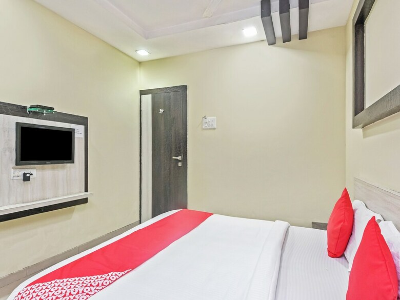 Hotel Oyo 24048 Shree Krishna Palace