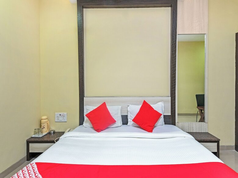 Hotel Oyo 24048 Shree Krishna Palace