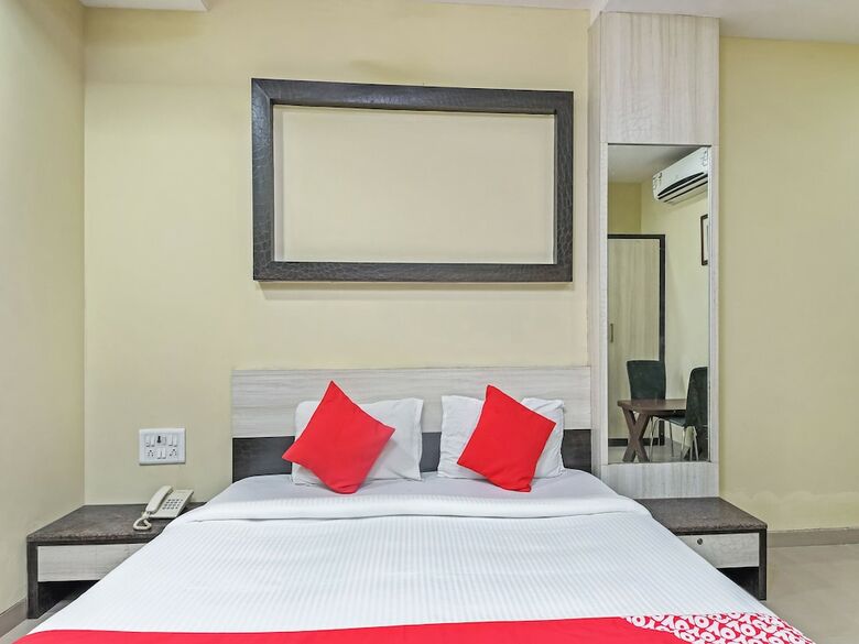 Hotel Oyo 24048 Shree Krishna Palace