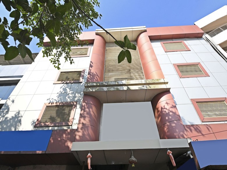 Hotel Oyo 24048 Shree Krishna Palace