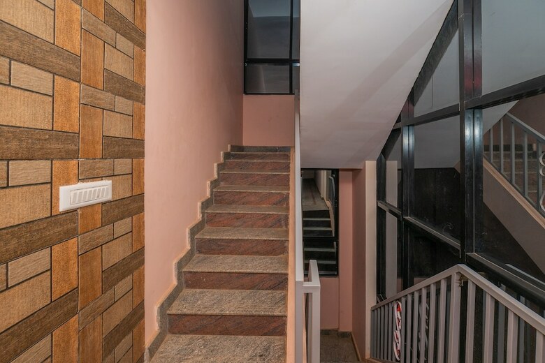 Hotel Oyo 28778 La Melodie Inn
