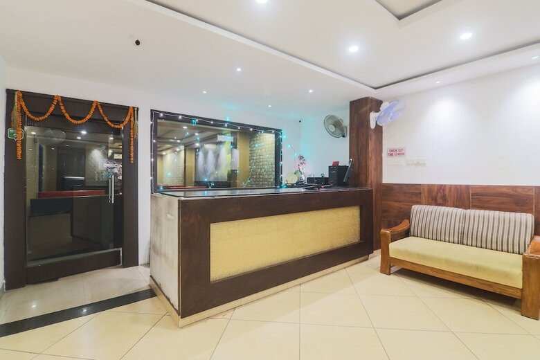Oyo 23403 Hotel Rashmi
