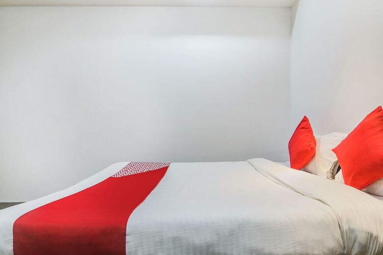 Oyo 23403 Hotel Rashmi