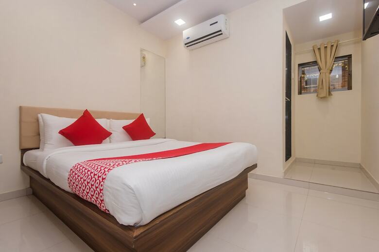 Oyo 23259 Hotel Galaxy Inn
