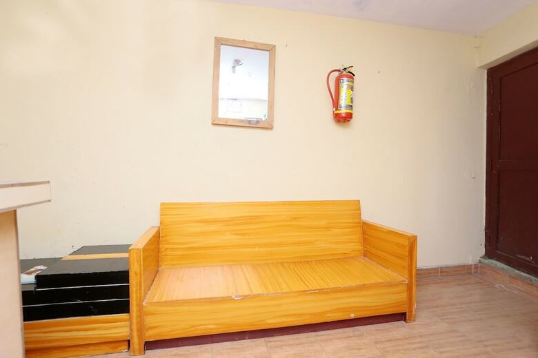 Hotel Oyo 24221 Daneys Guest House