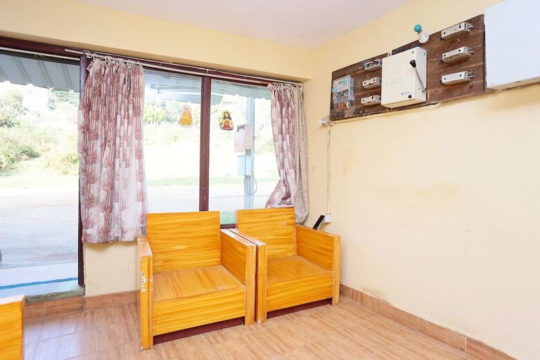 Hotel Oyo 24221 Daneys Guest House