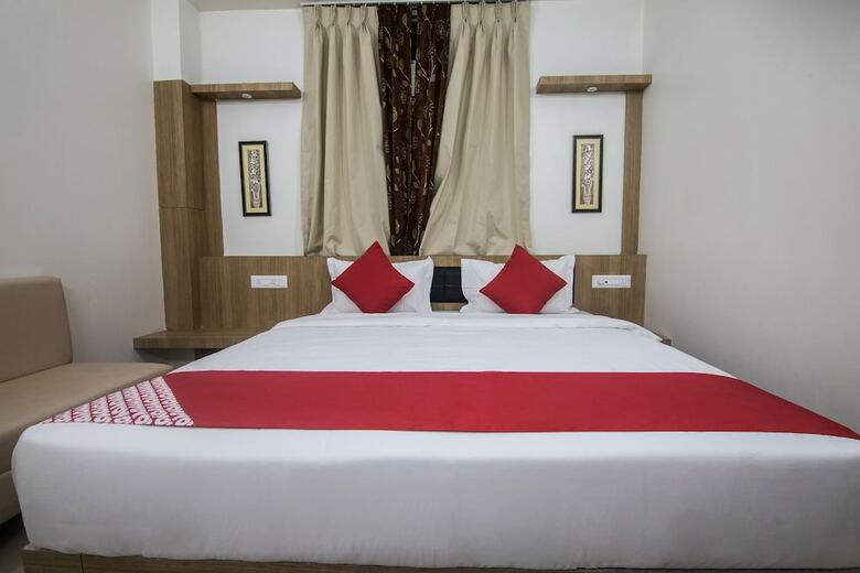 Hotel Oyo 15700 Spectrum Residency
