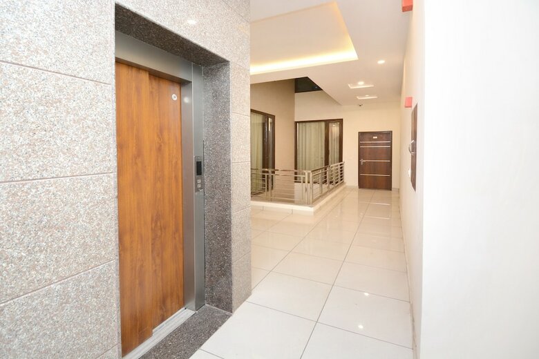 Oyo 27061 Hotel Magnum