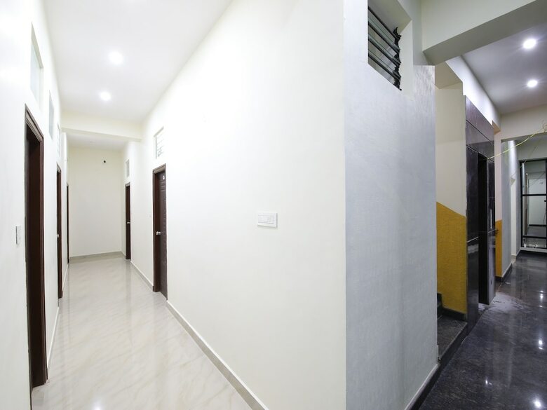 Hotel Oyo 26630 Mathura Inn