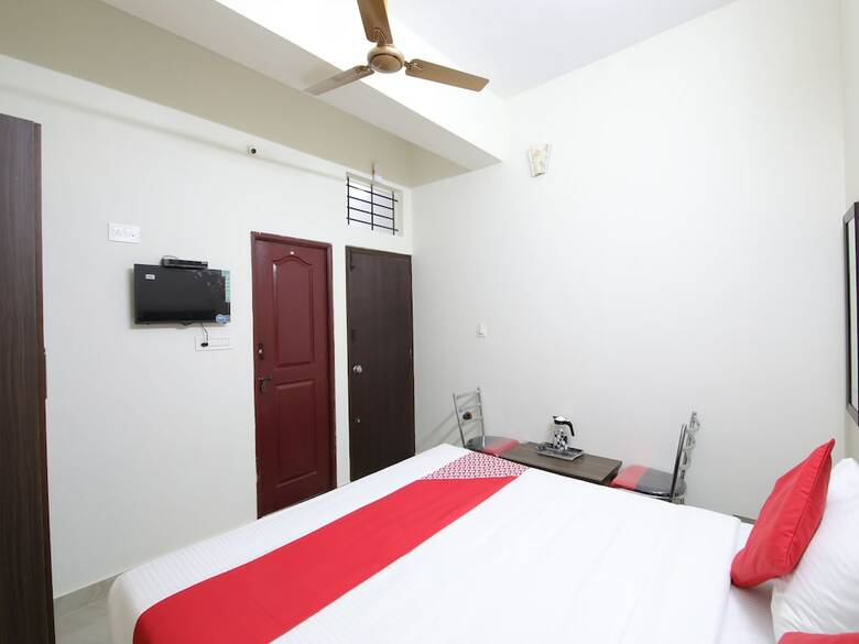 Hotel Oyo 26630 Mathura Inn