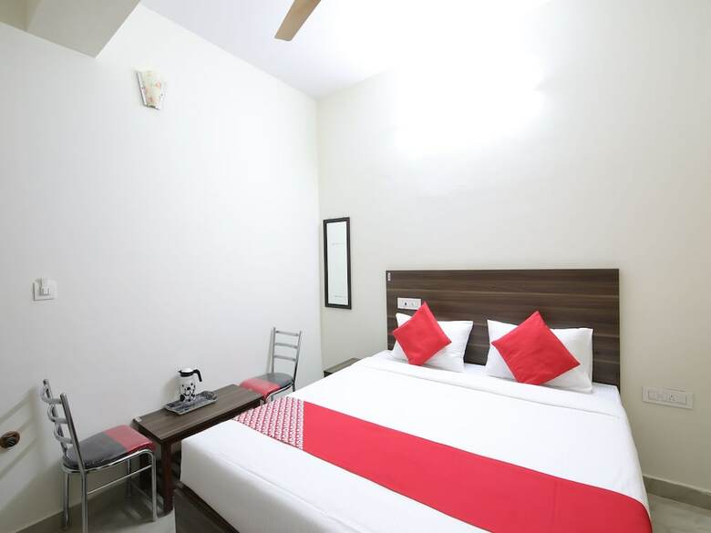 Hotel Oyo 26630 Mathura Inn