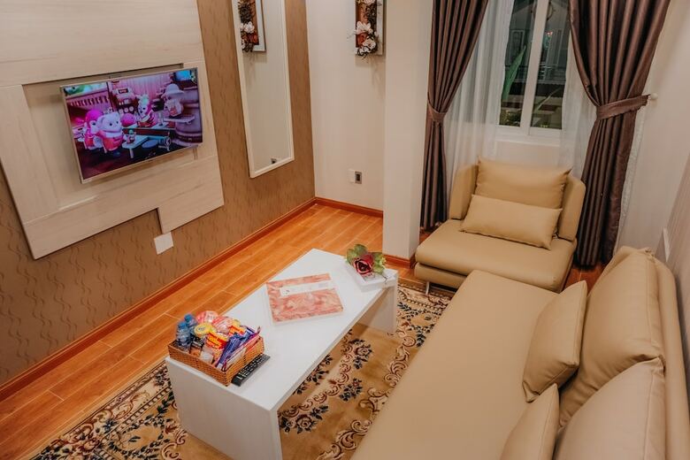 Silent Night Dem Lanh Hotel