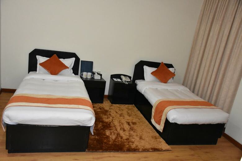 Yellow Durbar Apartment And Lounge