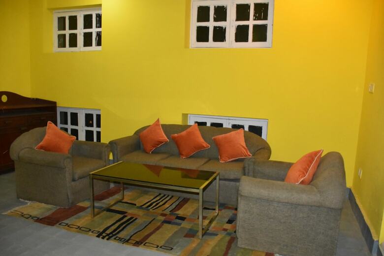 Yellow Durbar Apartment And Lounge