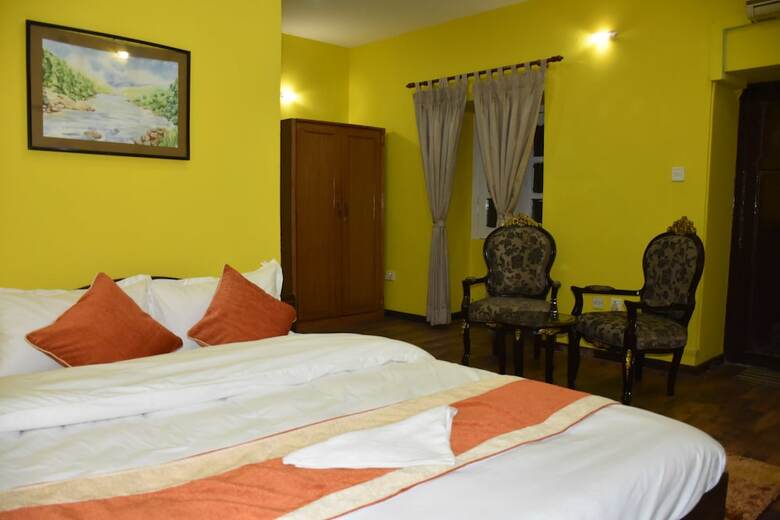 Yellow Durbar Apartment And Lounge