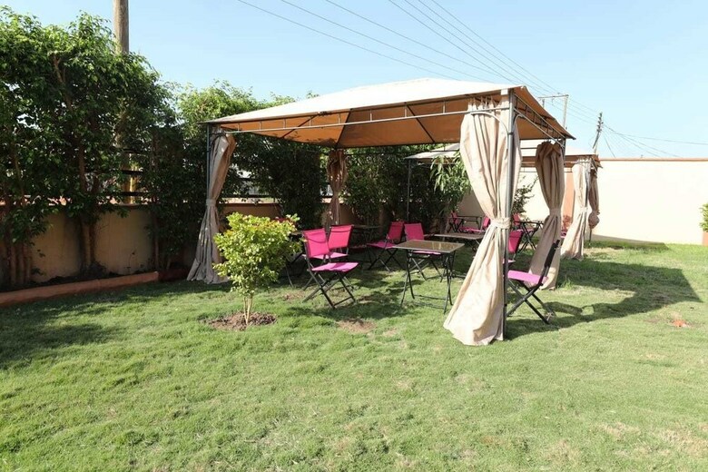 Parigha Hotel