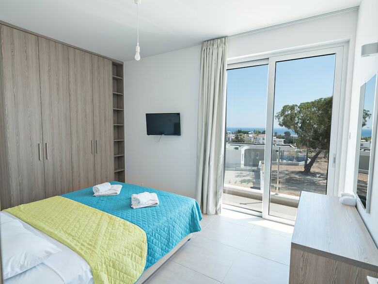 Polymnia Villa 490b