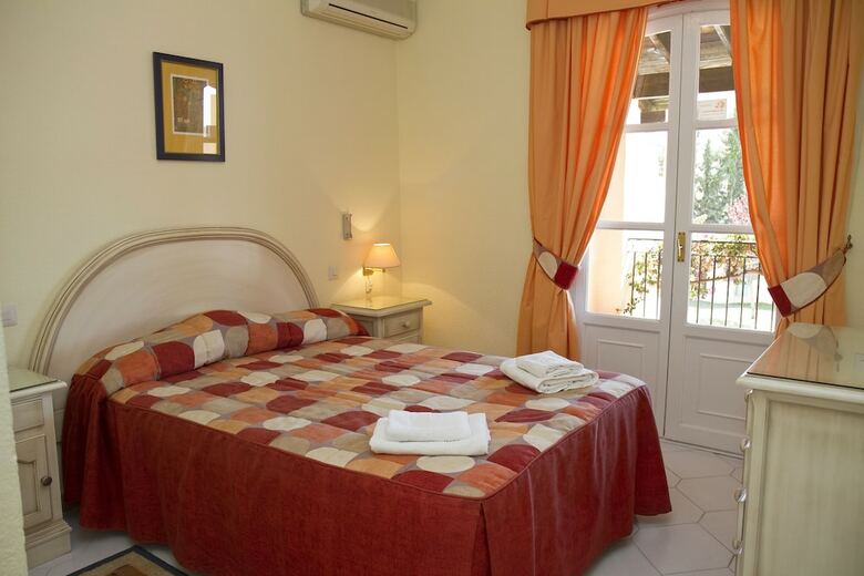 Aparthotel Apartamentos El Toro