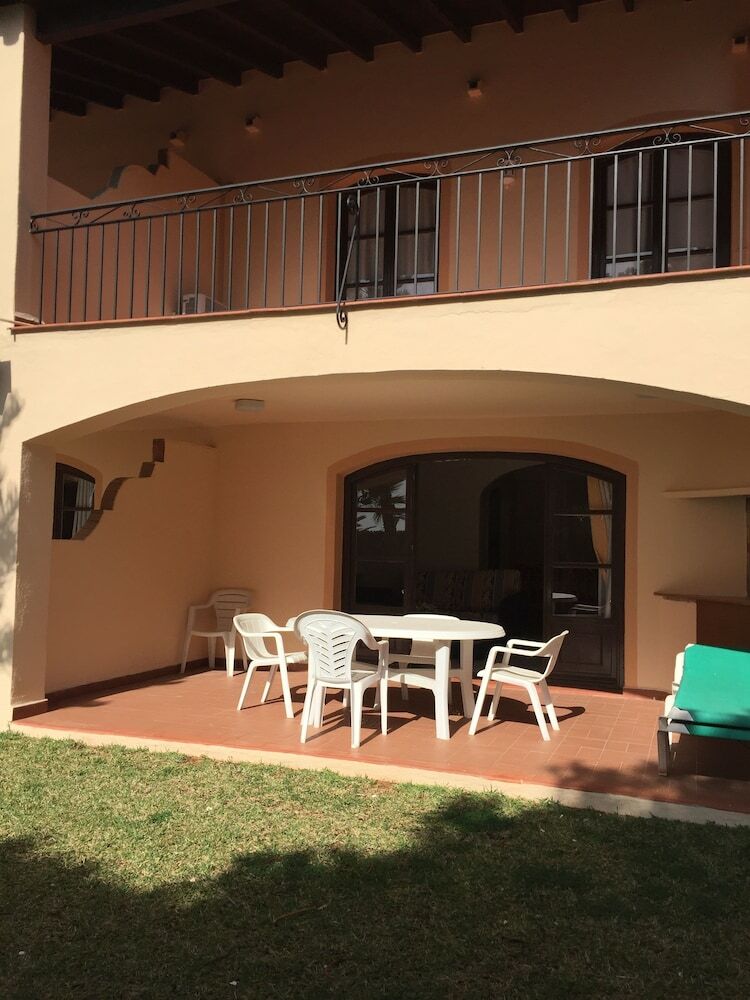 Aparthotel Apartamentos El Toro