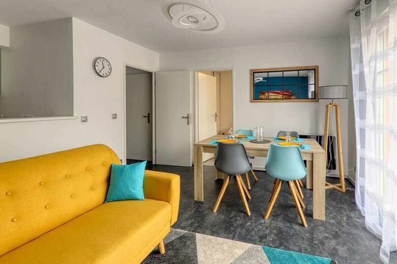 Bussy Downtown Apartment