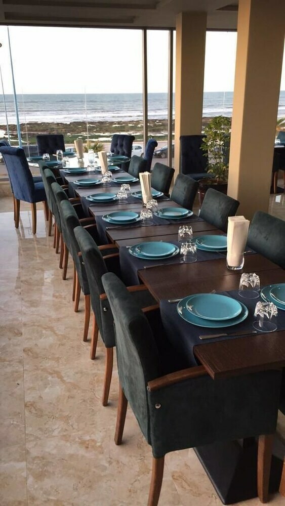 Amwaj Hotel