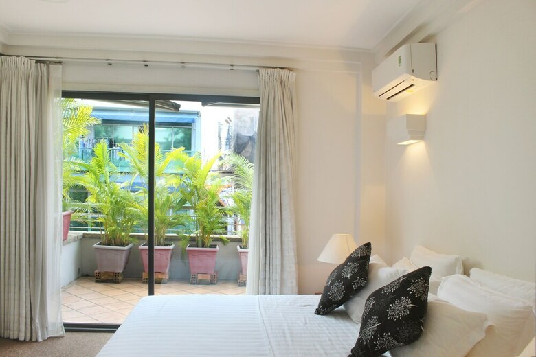 Downtown Retro Serviced Apartment