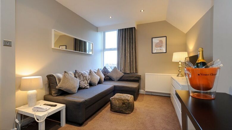 Lennox Lea Hotel, Studios & Apartments