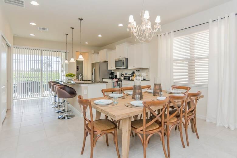 Luxurious Vacation Home At Westside 8973