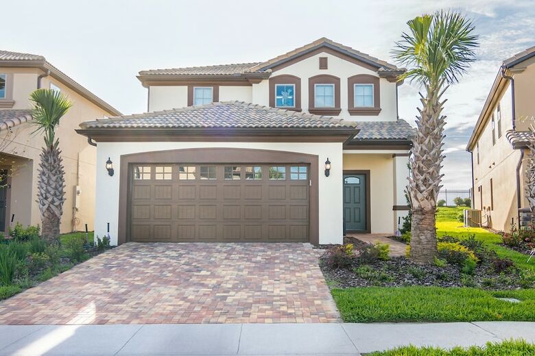 Luxurious Vacation Home At Westside 8973