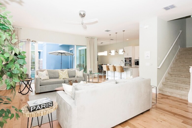 Five Suites Luxury Home Re1492