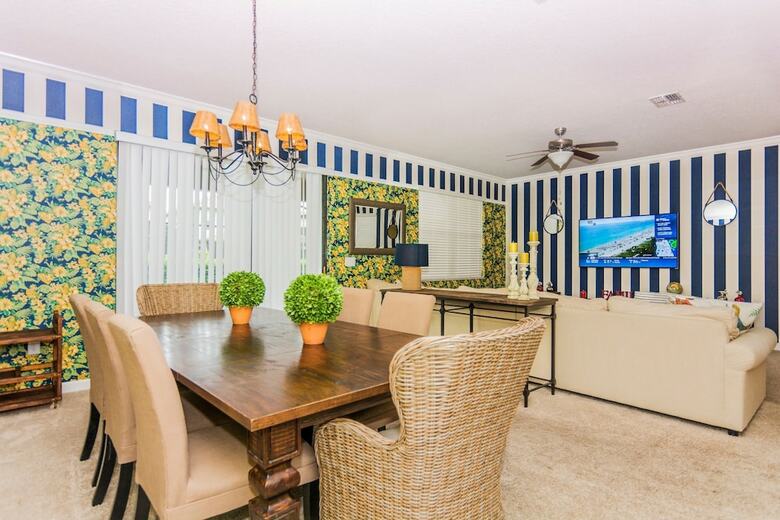 Spacious Fun Home Next To Disney Cg1443