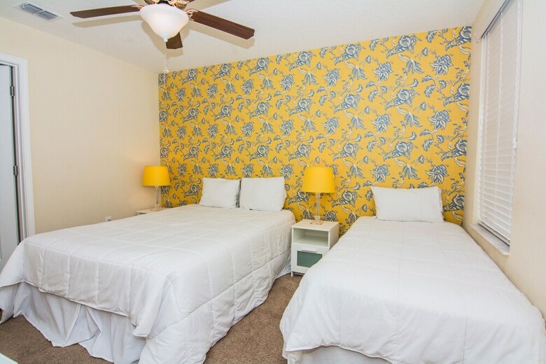 Spacious Fun Home Next To Disney Cg1443