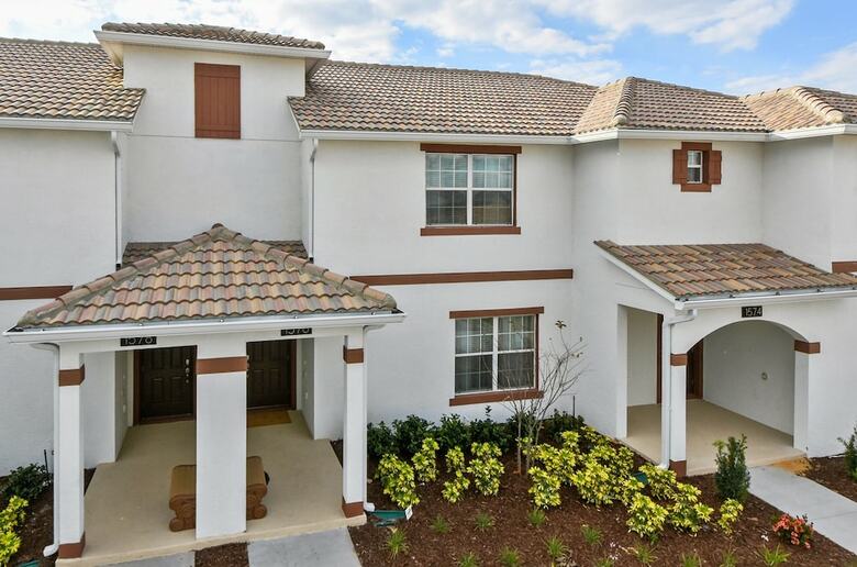 Charming Vacation Townhome With Pool Cg1576