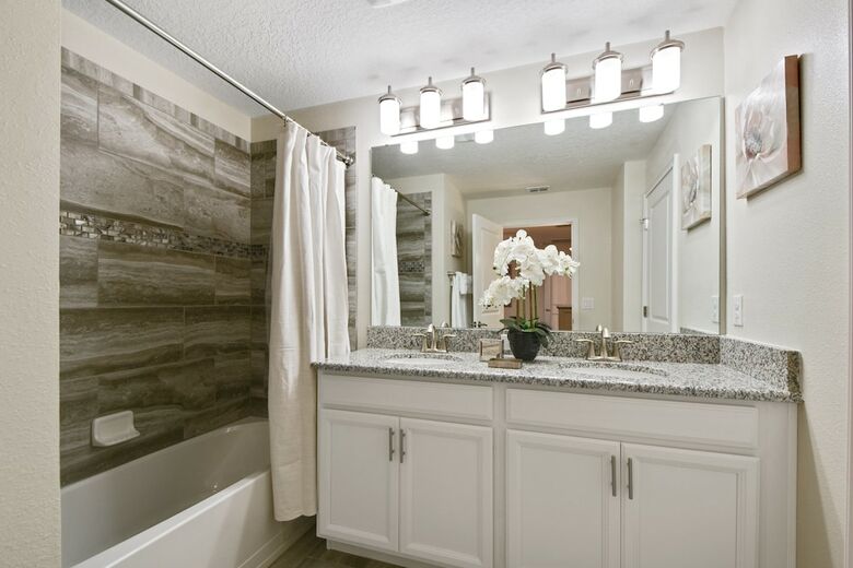 Charming Vacation Townhome With Pool Cg1576