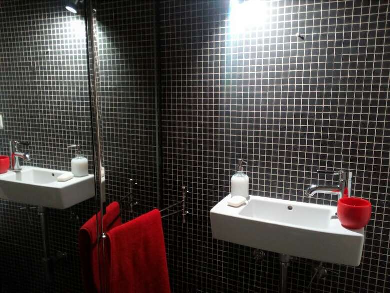 Stunning Apartment Near Chiado