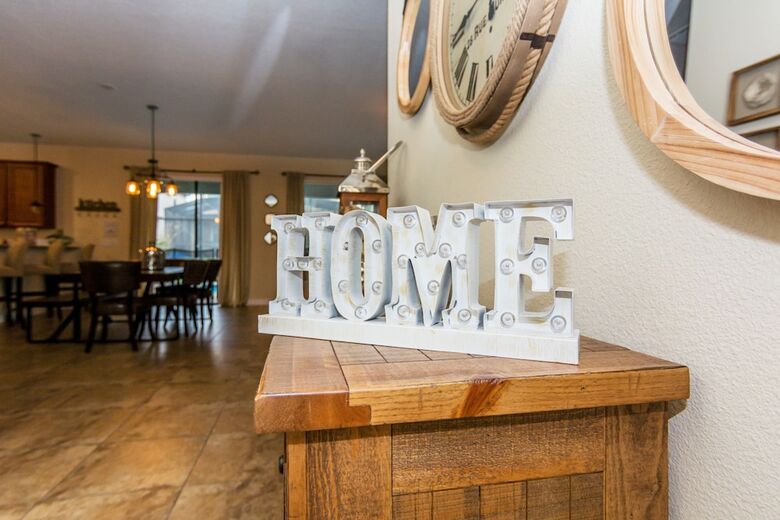 Stunning Home Next To Disney Cg1432
