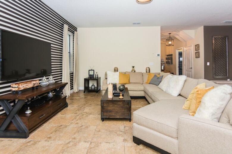 Stunning Home Next To Disney Cg1432