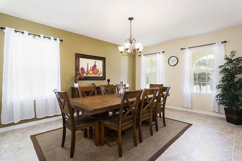 Spacious Vacation Home With Pool Tw2825
