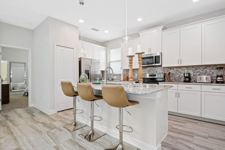 Contemporary Decor Vacation Home Sl4773