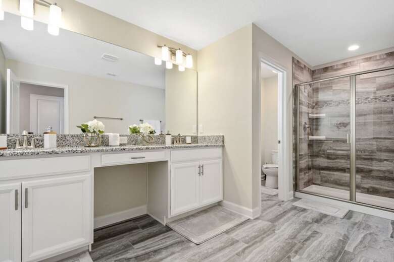 Contemporary Decor Vacation Home Sl4773
