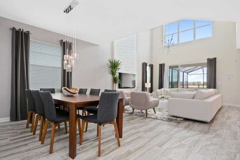 Contemporary Decor Vacation Home Sl4773