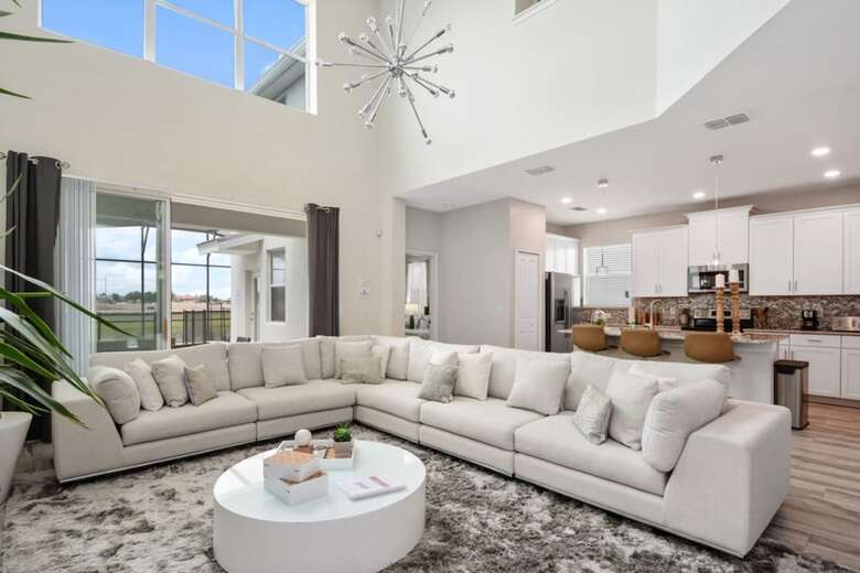 Contemporary Decor Vacation Home Sl4773
