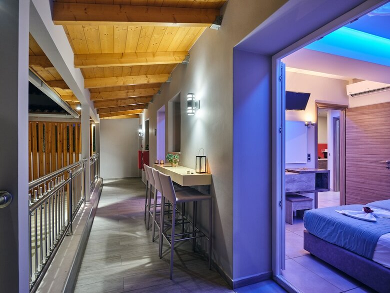 Apartamentos Savvas Luxury Suites