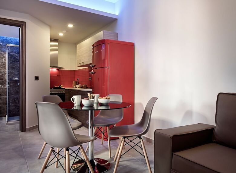Apartamentos Savvas Luxury Suites