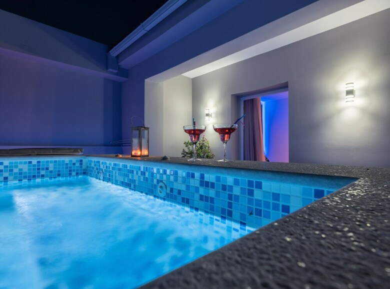 Apartamentos Savvas Luxury Suites