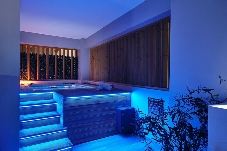 Apartamentos Savvas Luxury Suites