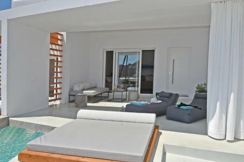 Villa Tinos Blend Suites